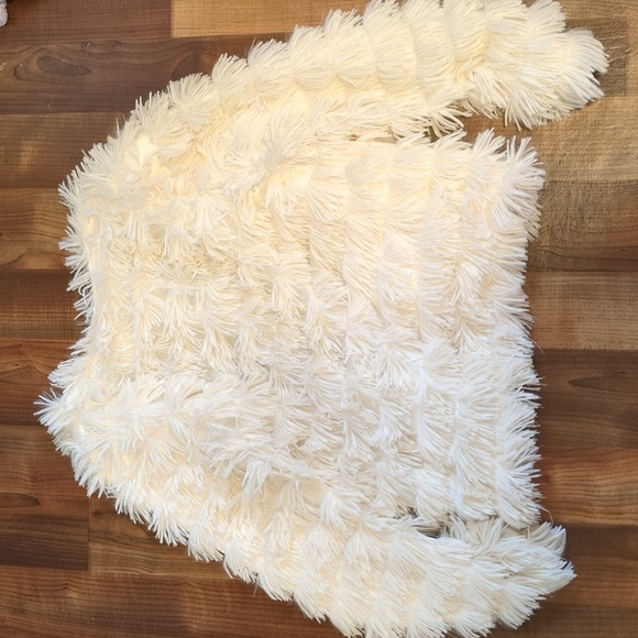 She + Sky Faux Furry Jacket Cream - Picture 4 of 4